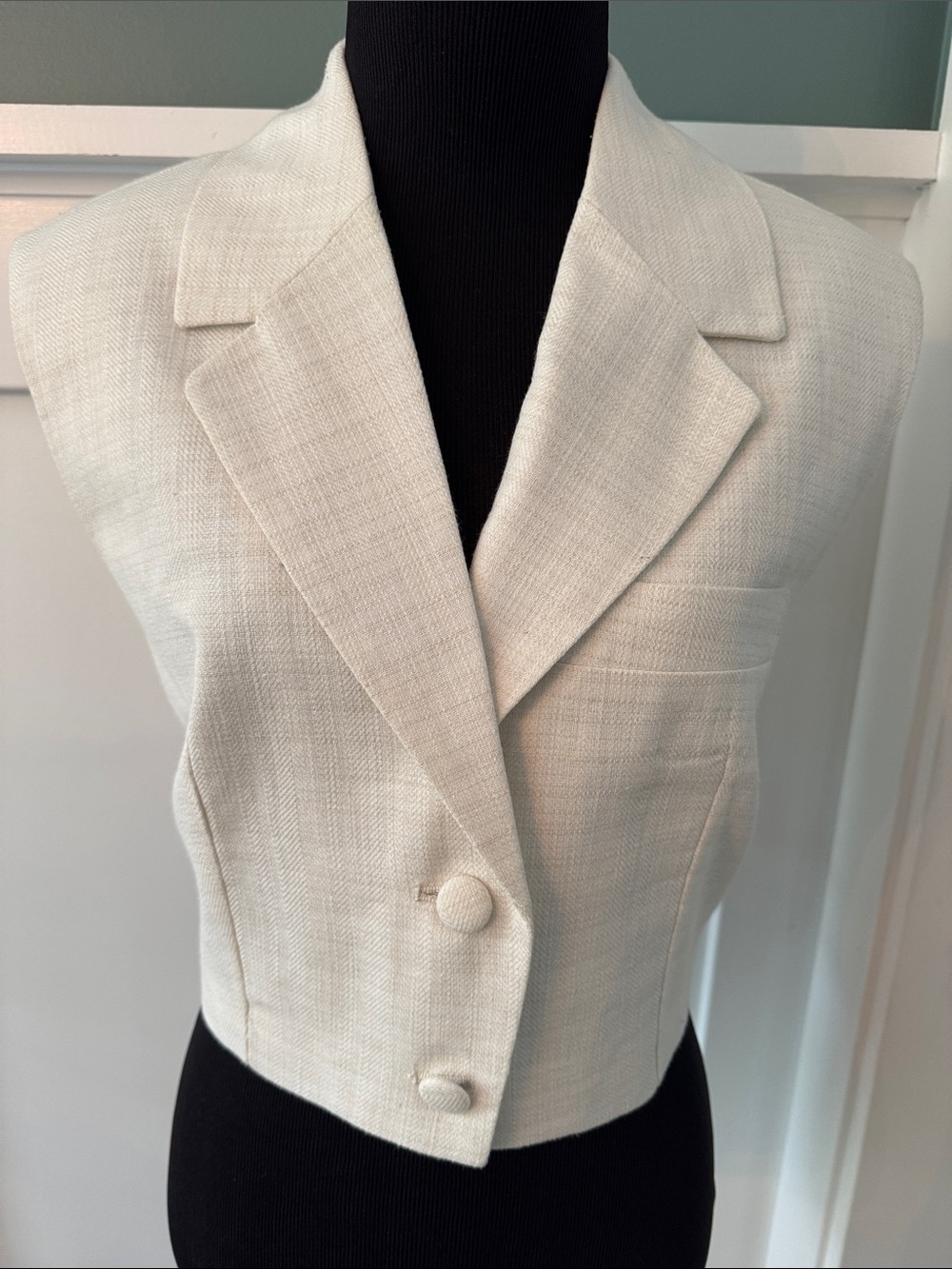 Avec Les Filles Cream Tailored Cropped Blazer Vest M